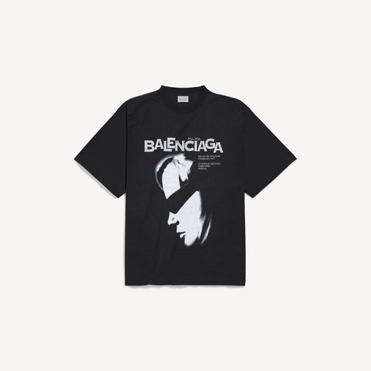 Lady in shades oversized t-shirt