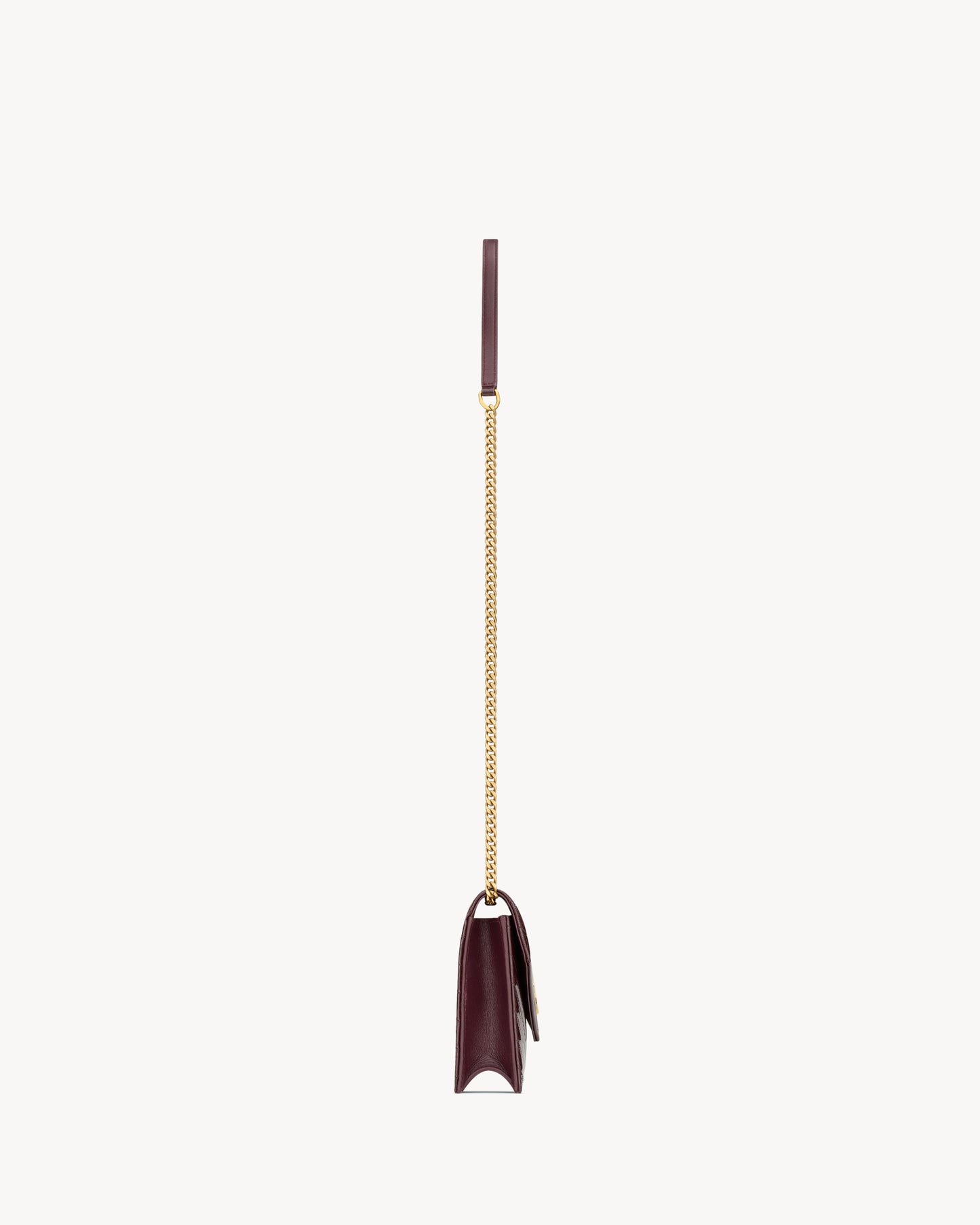 CASSANDRE envelope chain wallet in patent leather