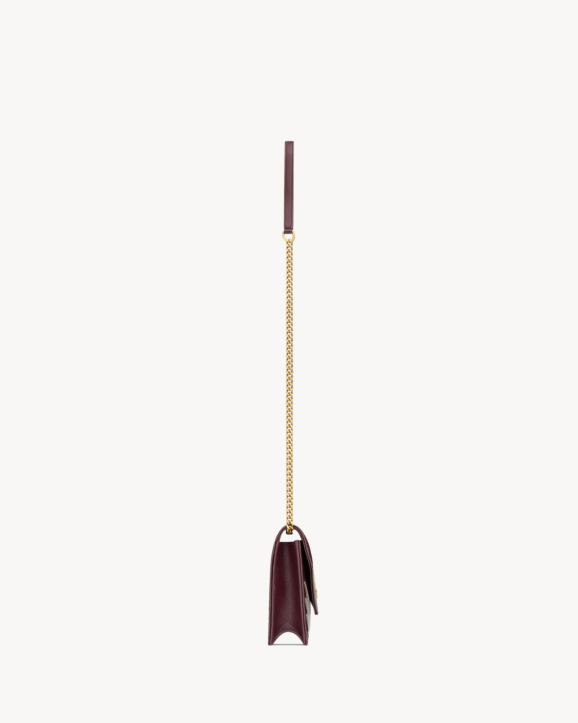CASSANDRE envelope chain wallet in patent leather