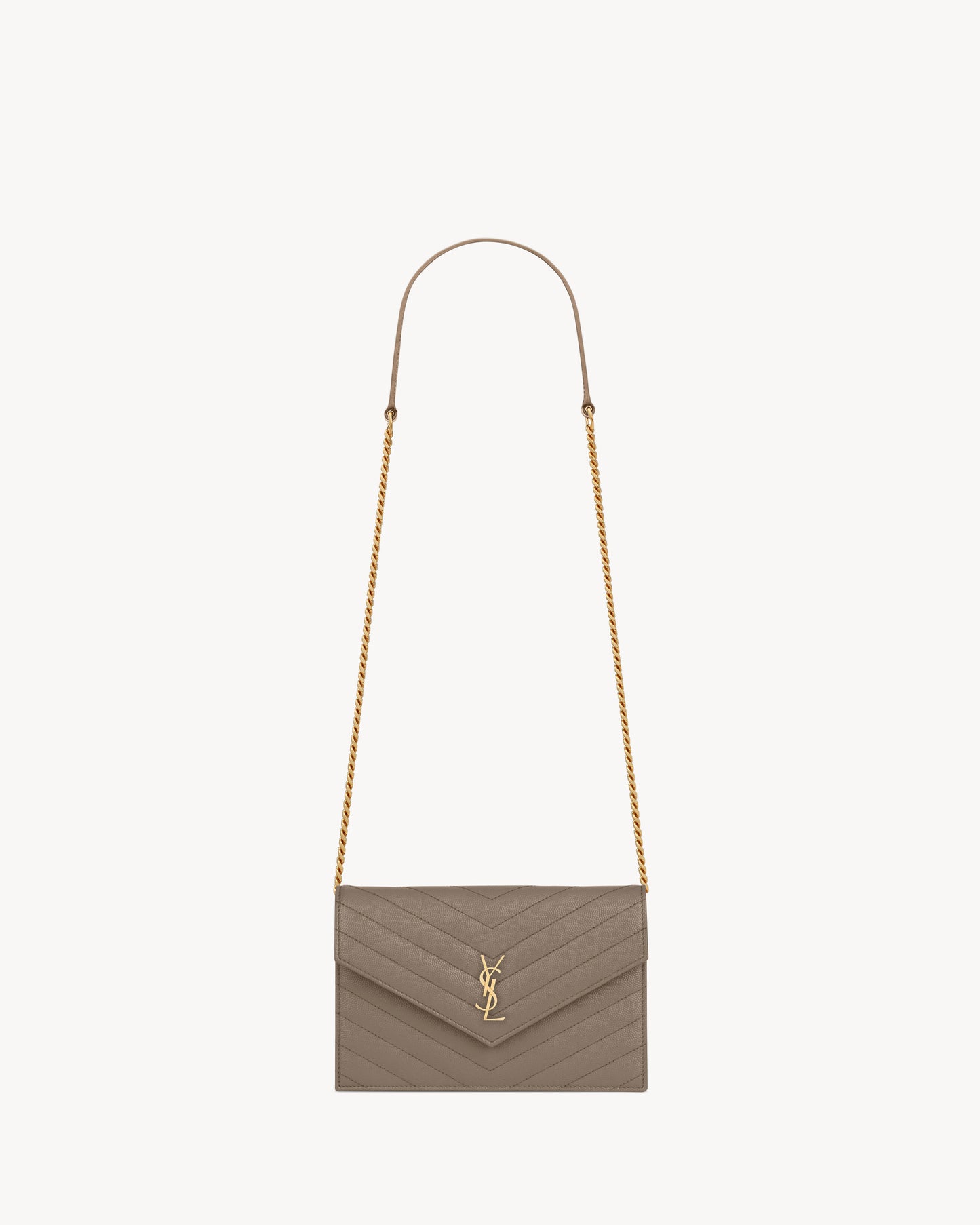 CASSANDRE envelope chain wallet in GRAIN DE POUDRE leather
