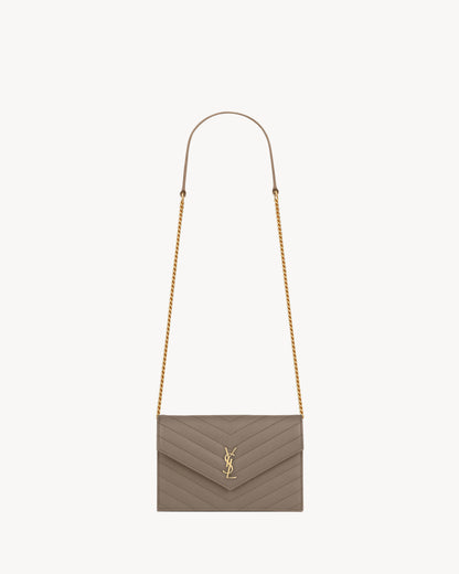CASSANDRE envelope chain wallet in GRAIN DE POUDRE leather