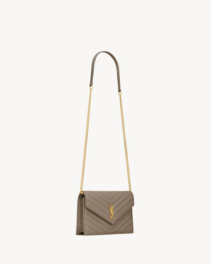 CASSANDRE envelope chain wallet in GRAIN DE POUDRE leather