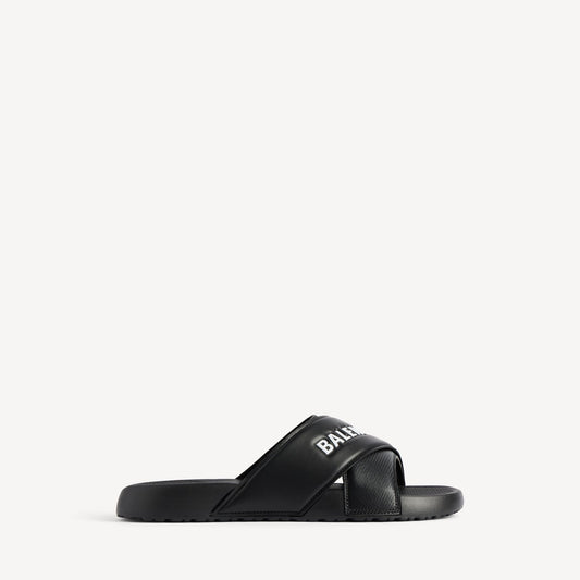 Sporty pool slide sandal