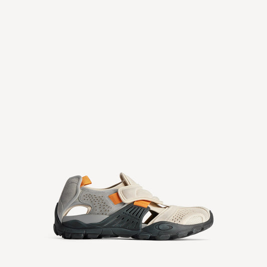 Hike sandal sneaker
