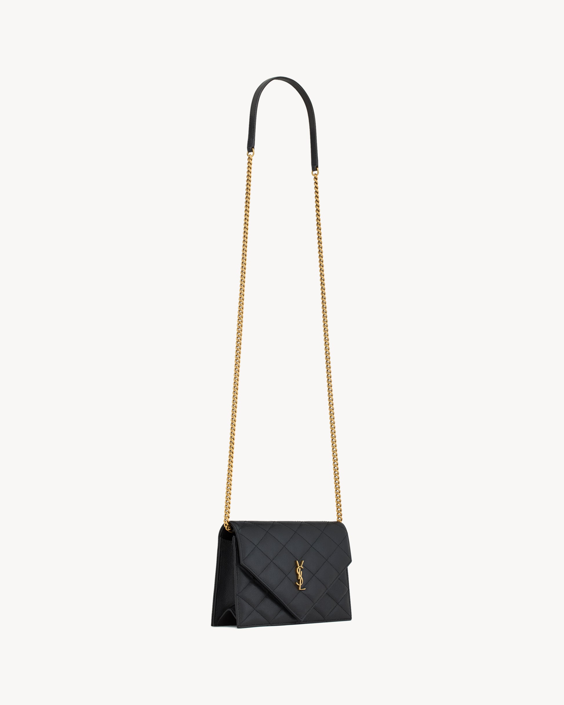 PARIS chain wallet in GRAIN DE POUDRE leather