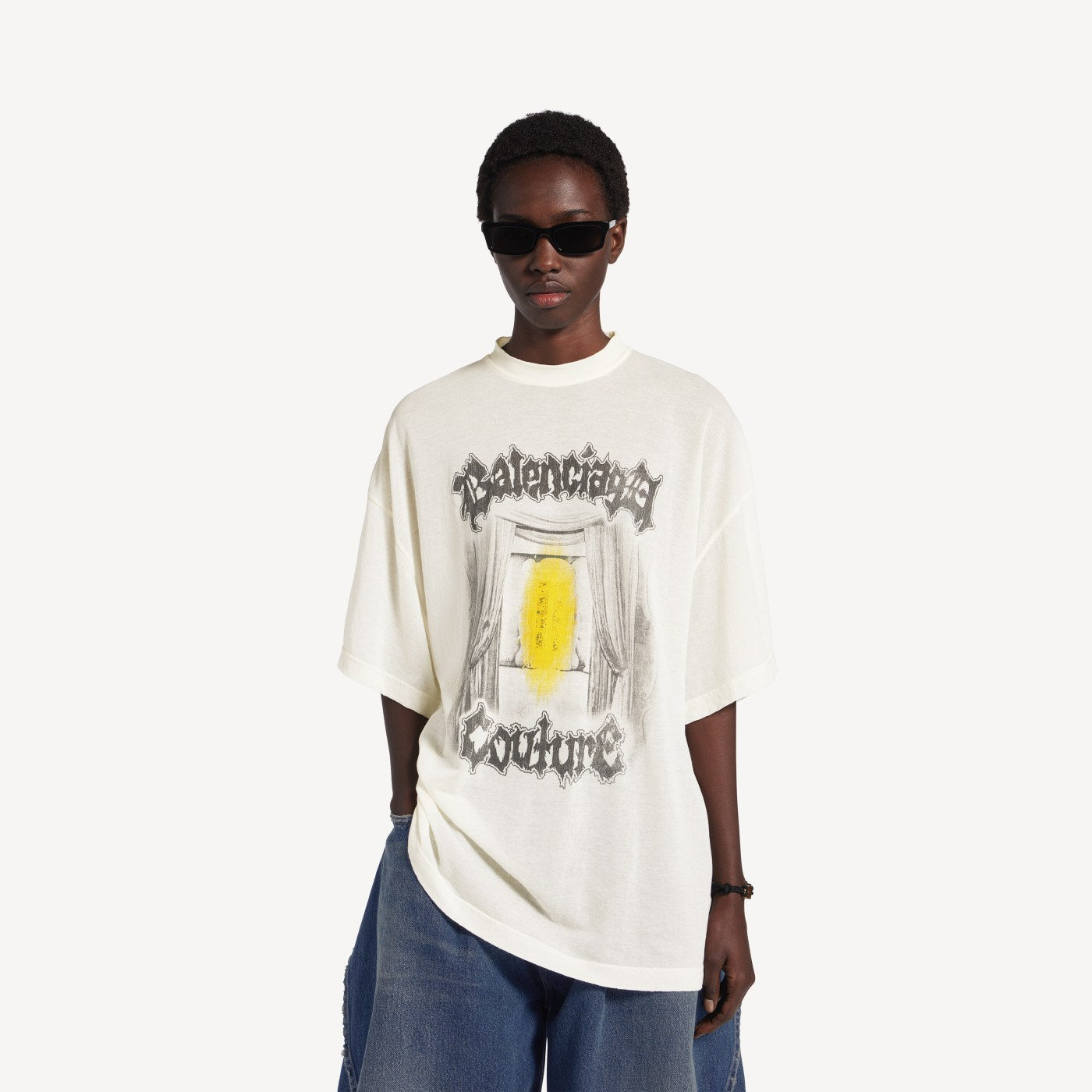 Salon de couture shaped t-shirt