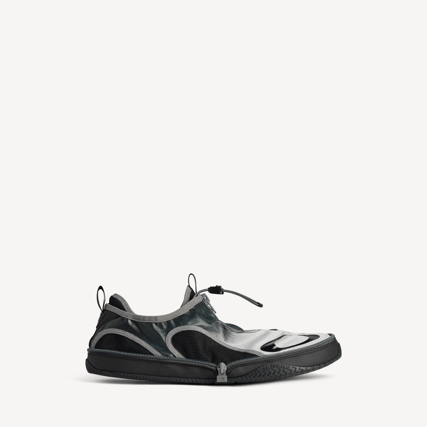 Pocket gradient sneaker