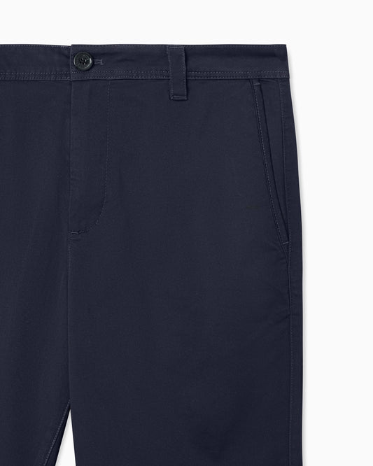 Flat front chino shorts in stretch cotton satin Essential
