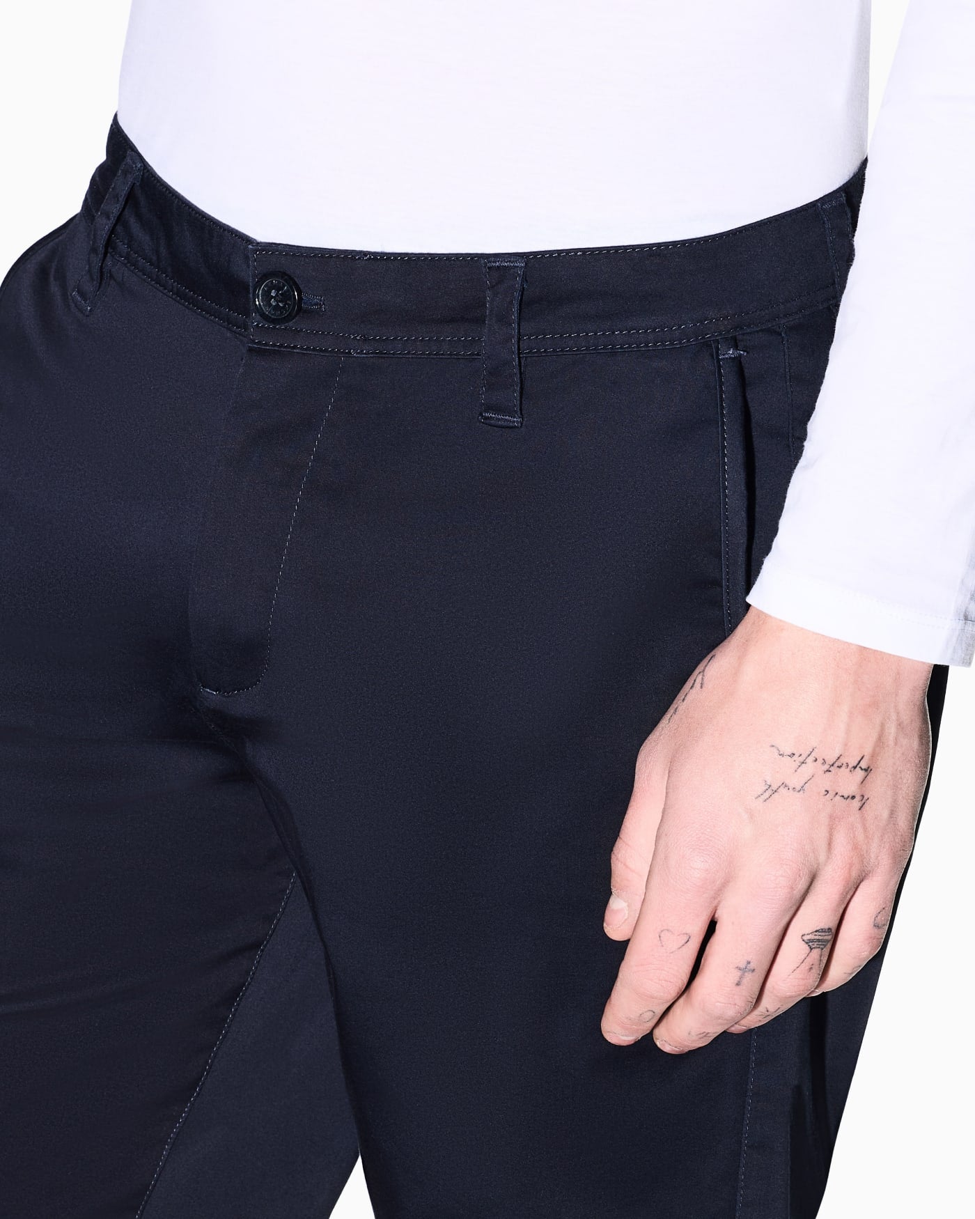 Flat front chino shorts in stretch cotton satin Essential