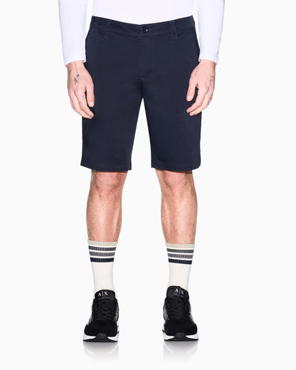 Flat front chino shorts in stretch cotton satin Essential