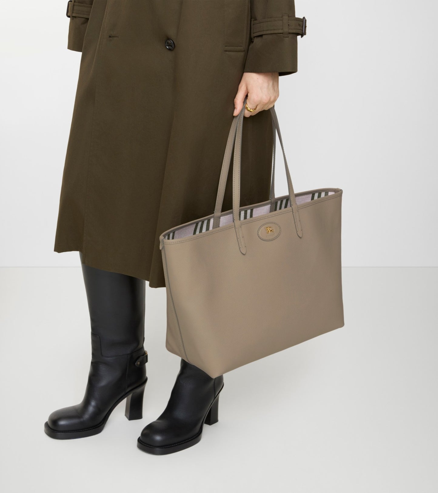 Medium Reversible Bloomsbury Tote in Mushroom beige/mallow pink