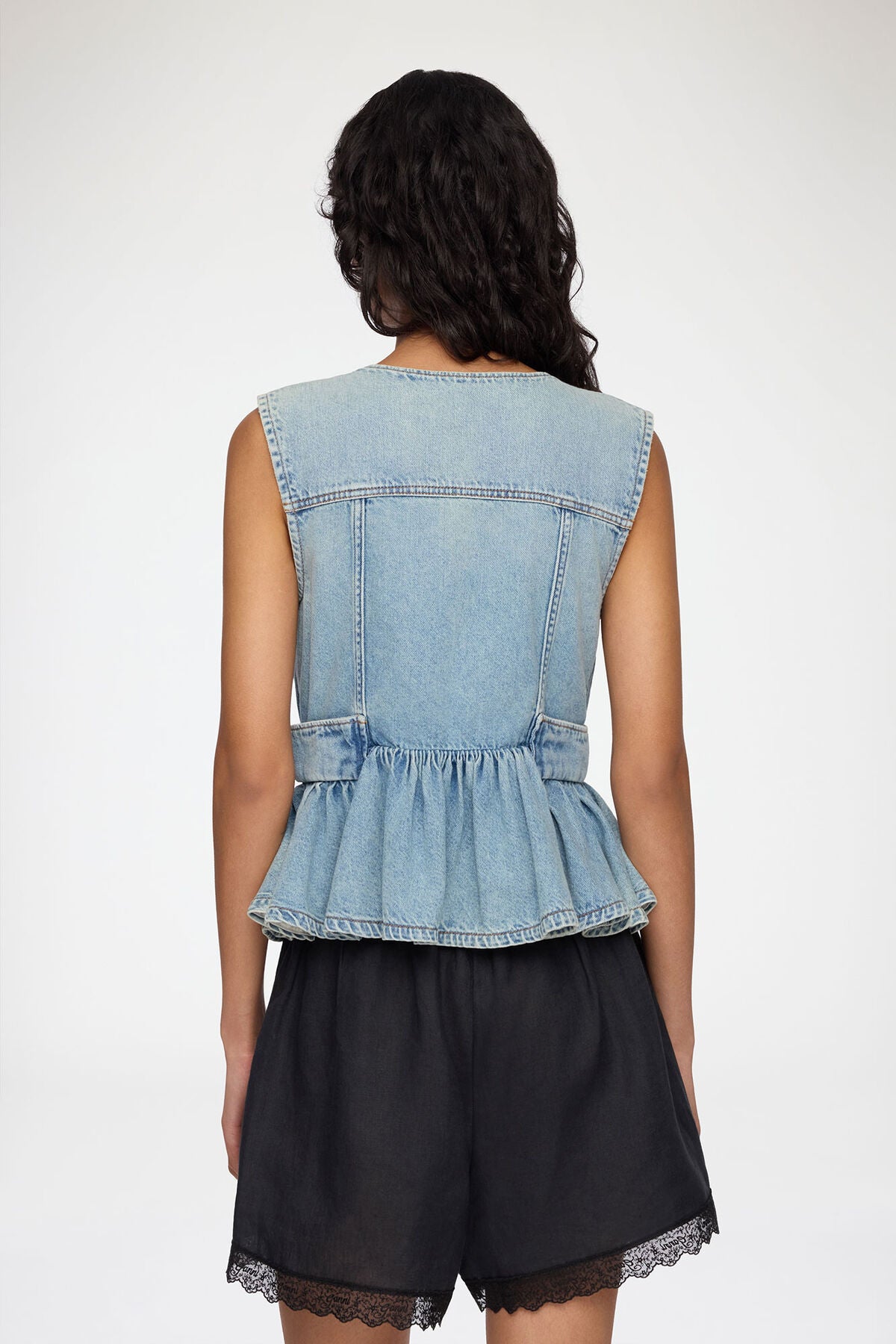 Vest in Lightweight Denim