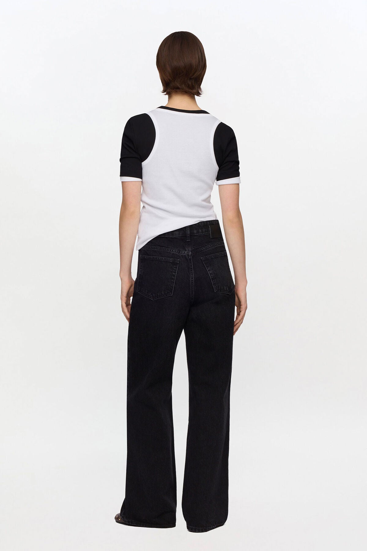 Izey Jeans in Black Rigid Denim