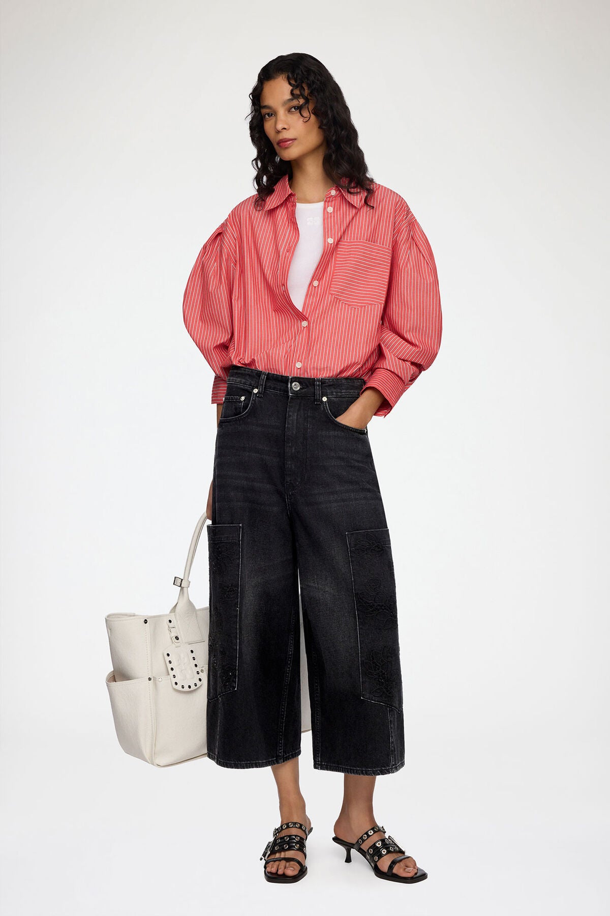 Cropped Cargo Jeans in Black Denim