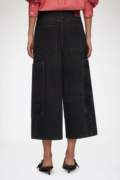 Cropped Cargo Jeans in Black Denim