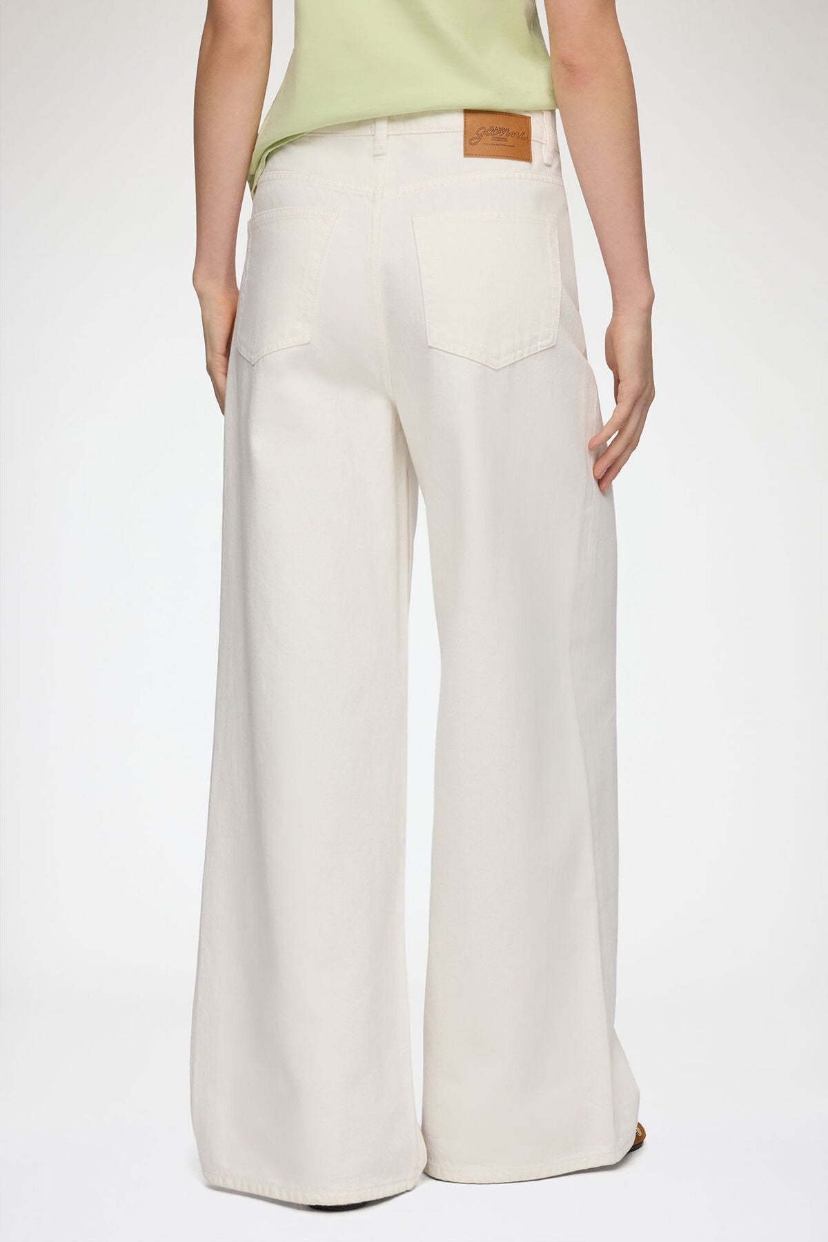 Lari Straight Jeans in White Denim