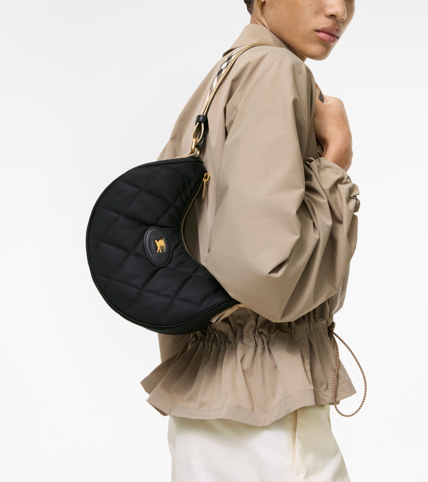 Horseshoe Crossbody Bag in Black
