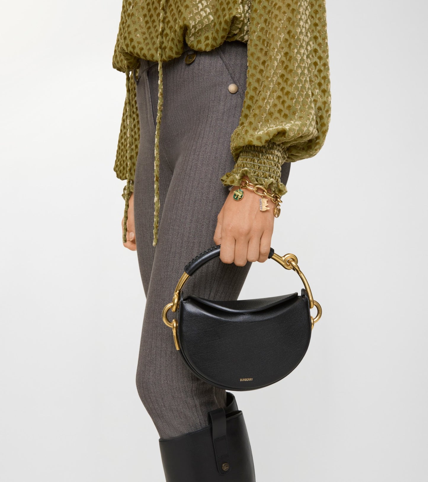 Bridle Clutch in Black