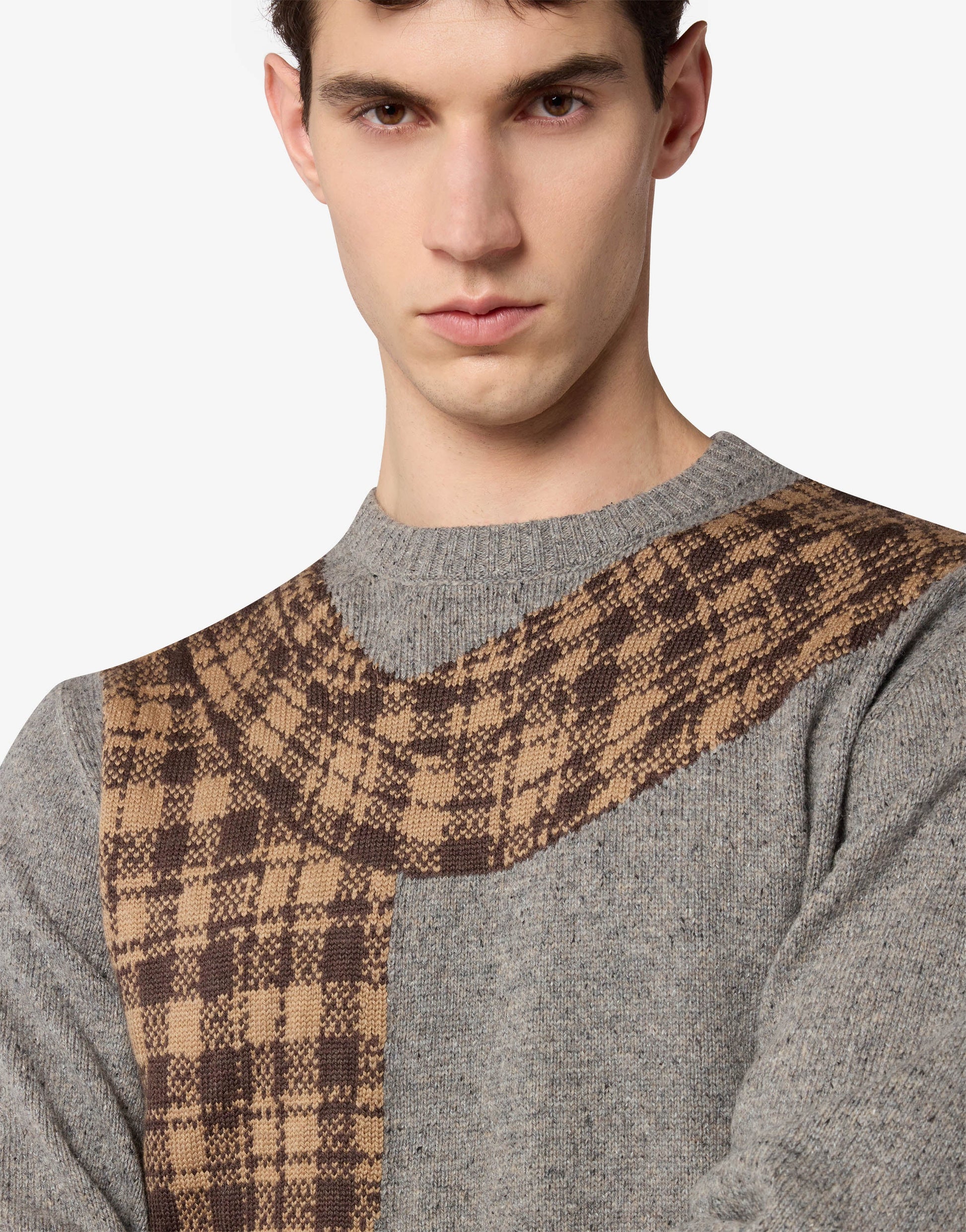 Pullover in misto lana e seta intarsiato