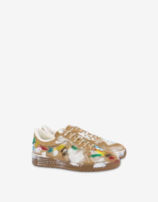 Sneakers in suede