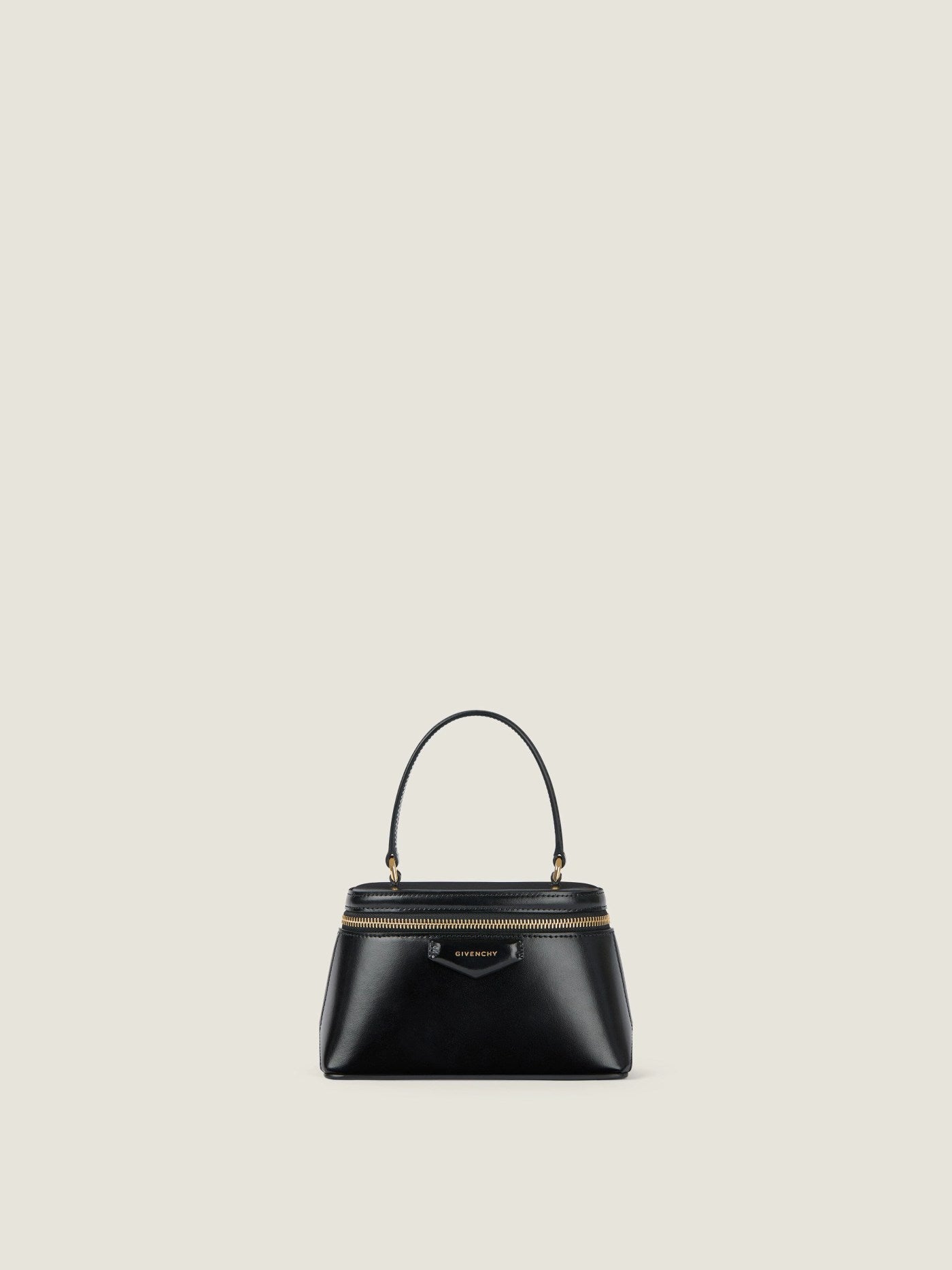 Antigona vanity bag in Box leather with chain