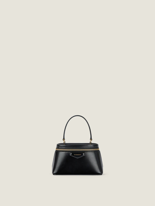 Antigona vanity bag in Box leather with chain