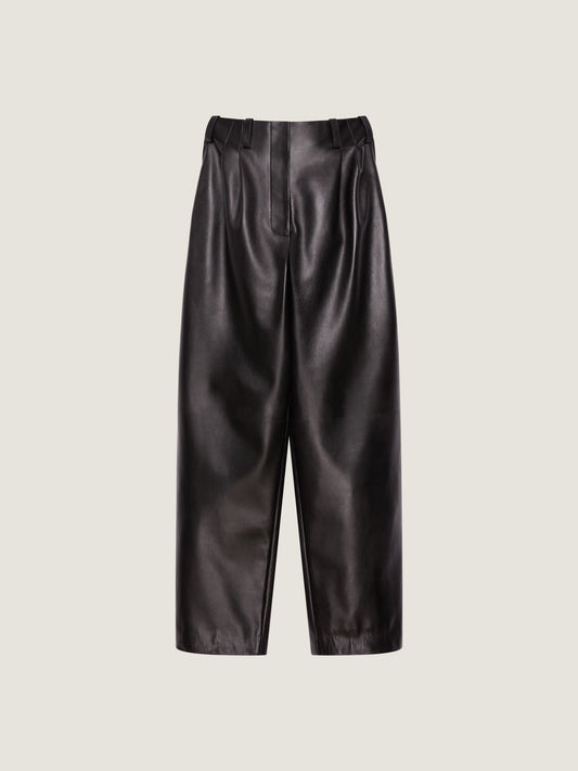 Double pleat pants in leather