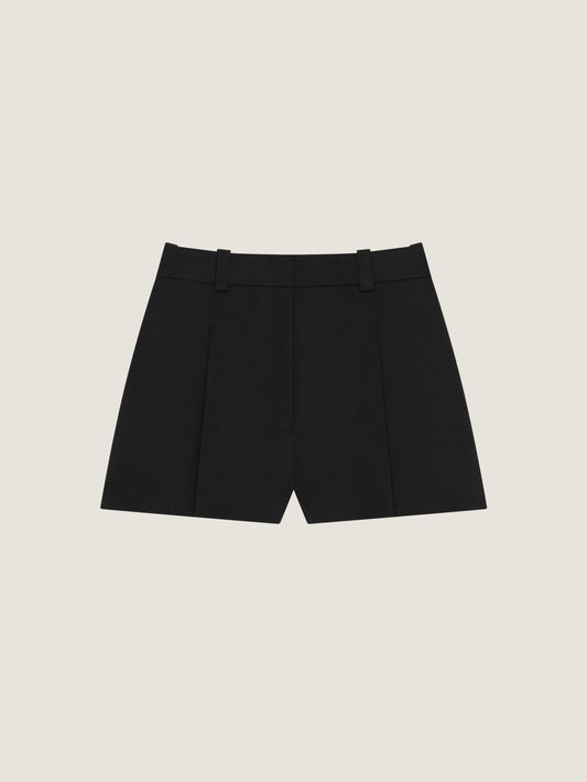 Pleated shorts in wool