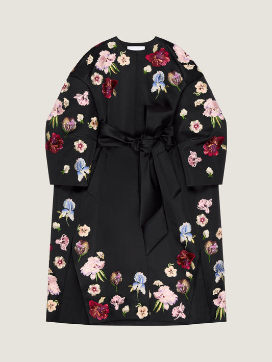 Cocoon coat in satin with embroideries