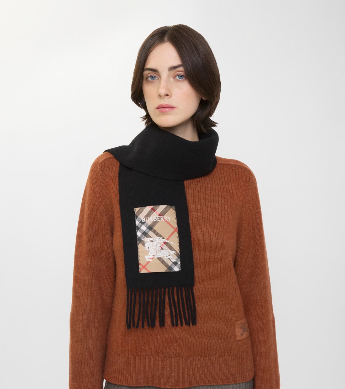 Check Label Cashmere Scarf in Black/sand beige