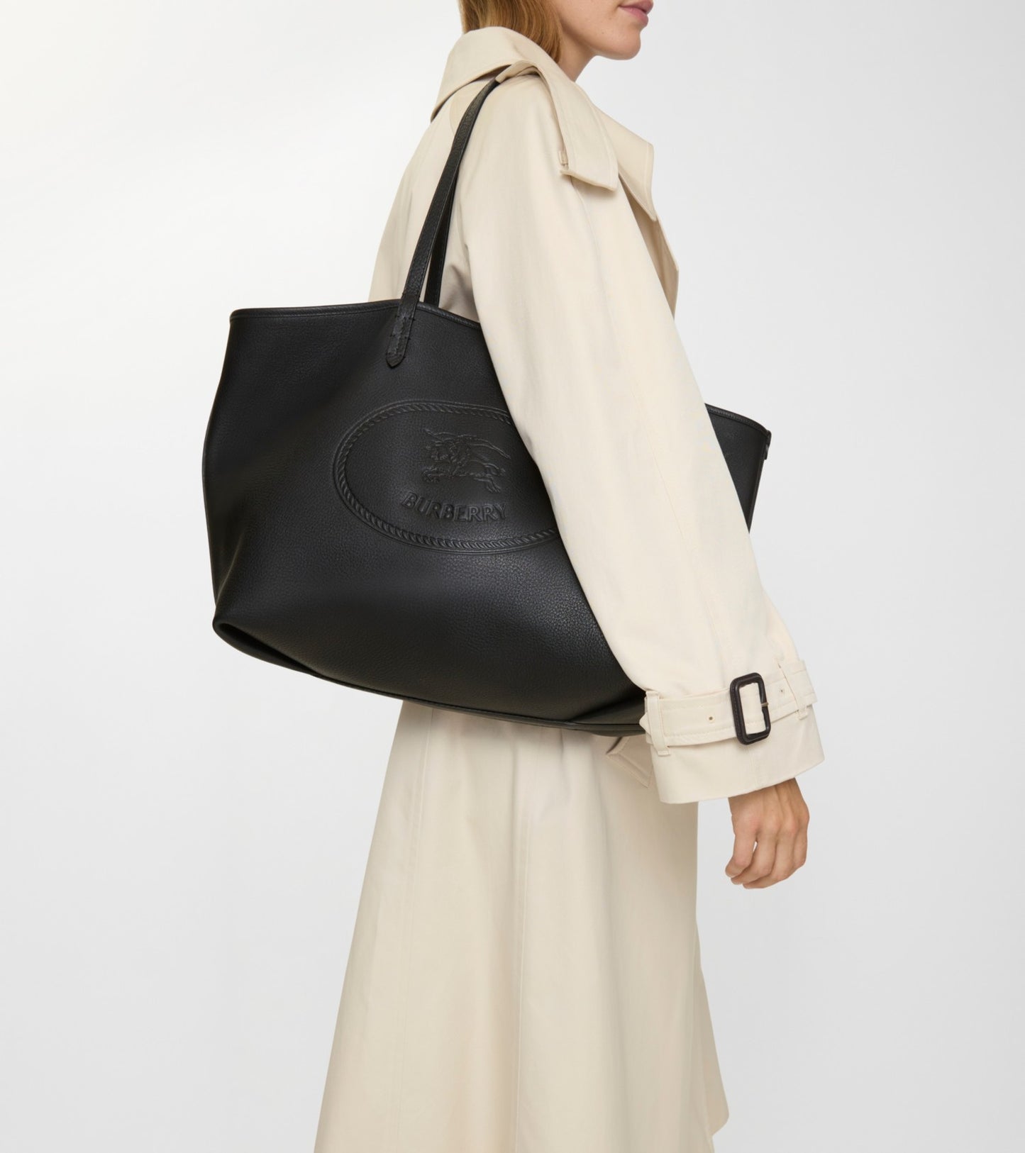 Medium Highlands Tote in Black