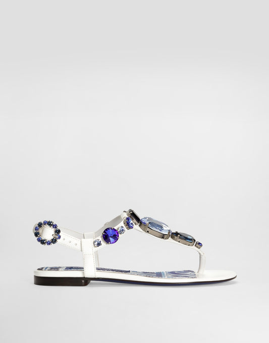 Patent leather thong sandals with embroidery