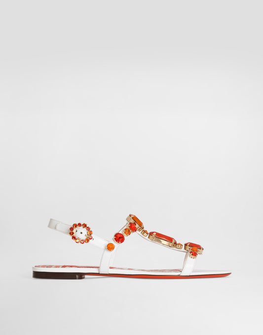 Patent leather sandals with embroidery