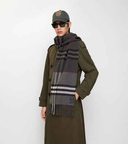 Contrast Check Cashmere Scarf in Marlborough grey/charcoal grey