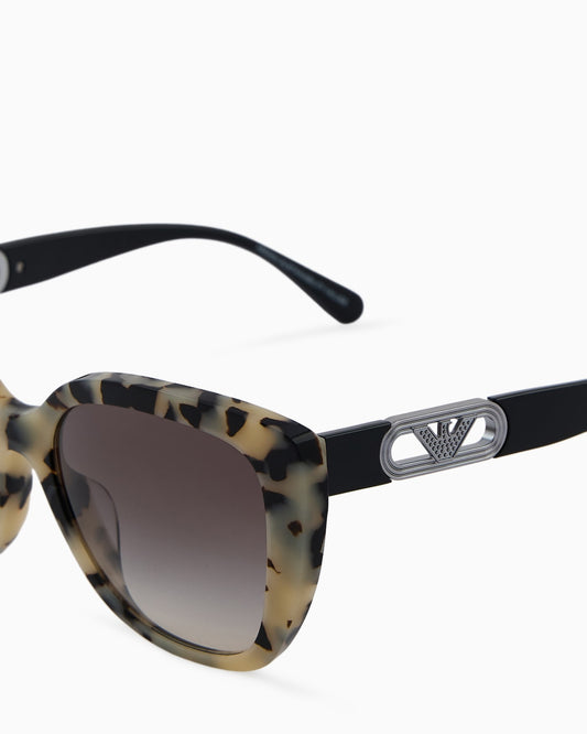 Women’s butterfly-shaped sunglasses