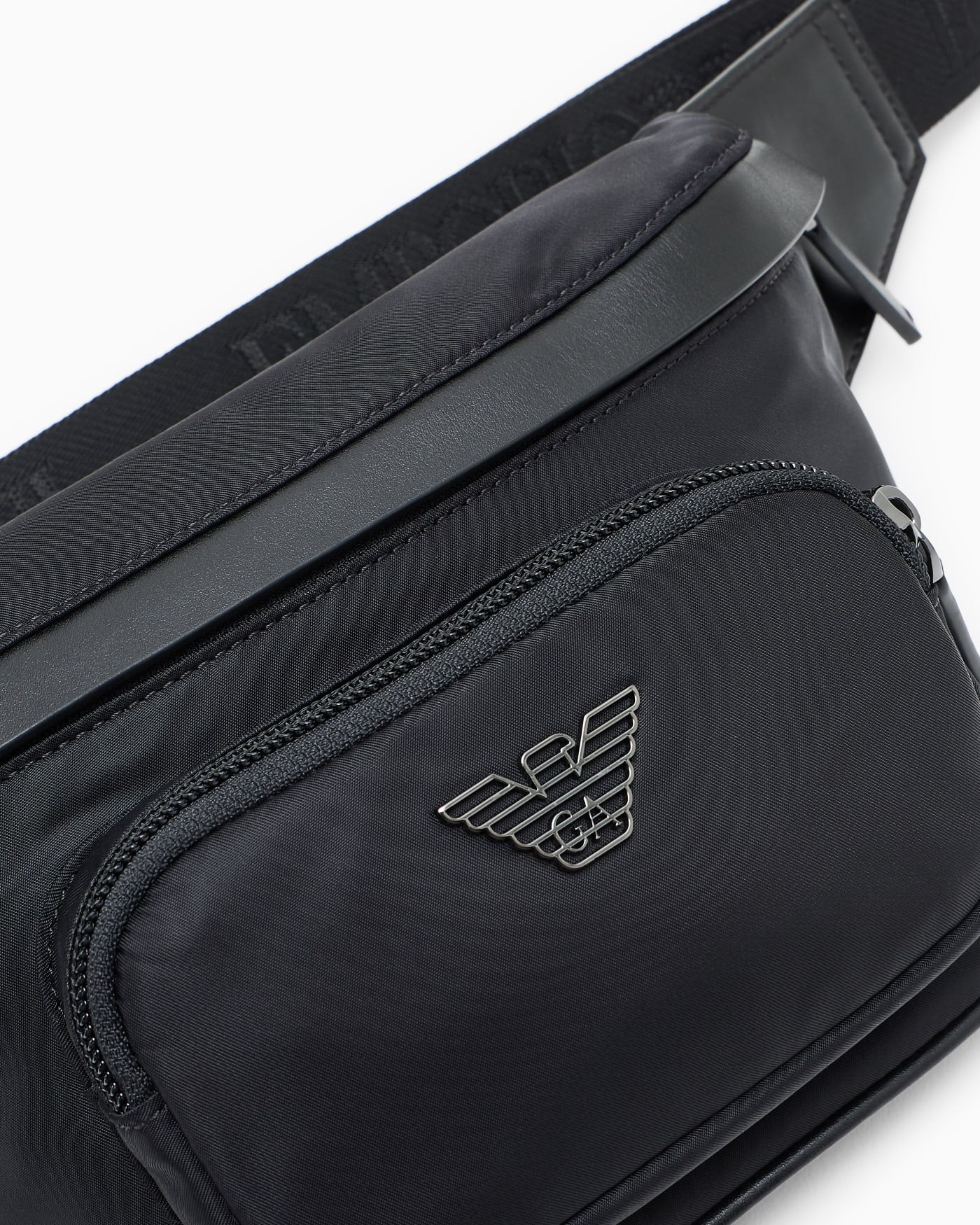 Lightweight recycled crossbody bag for man