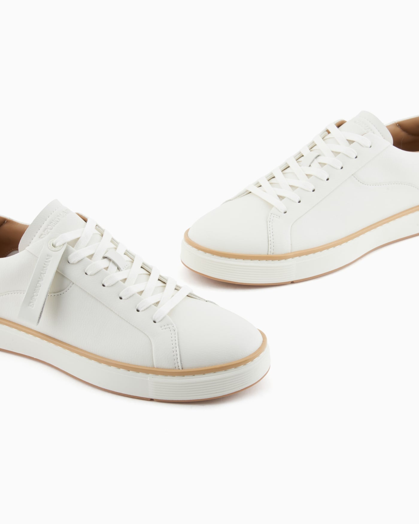 Leather sneakers with a contrasting welt
