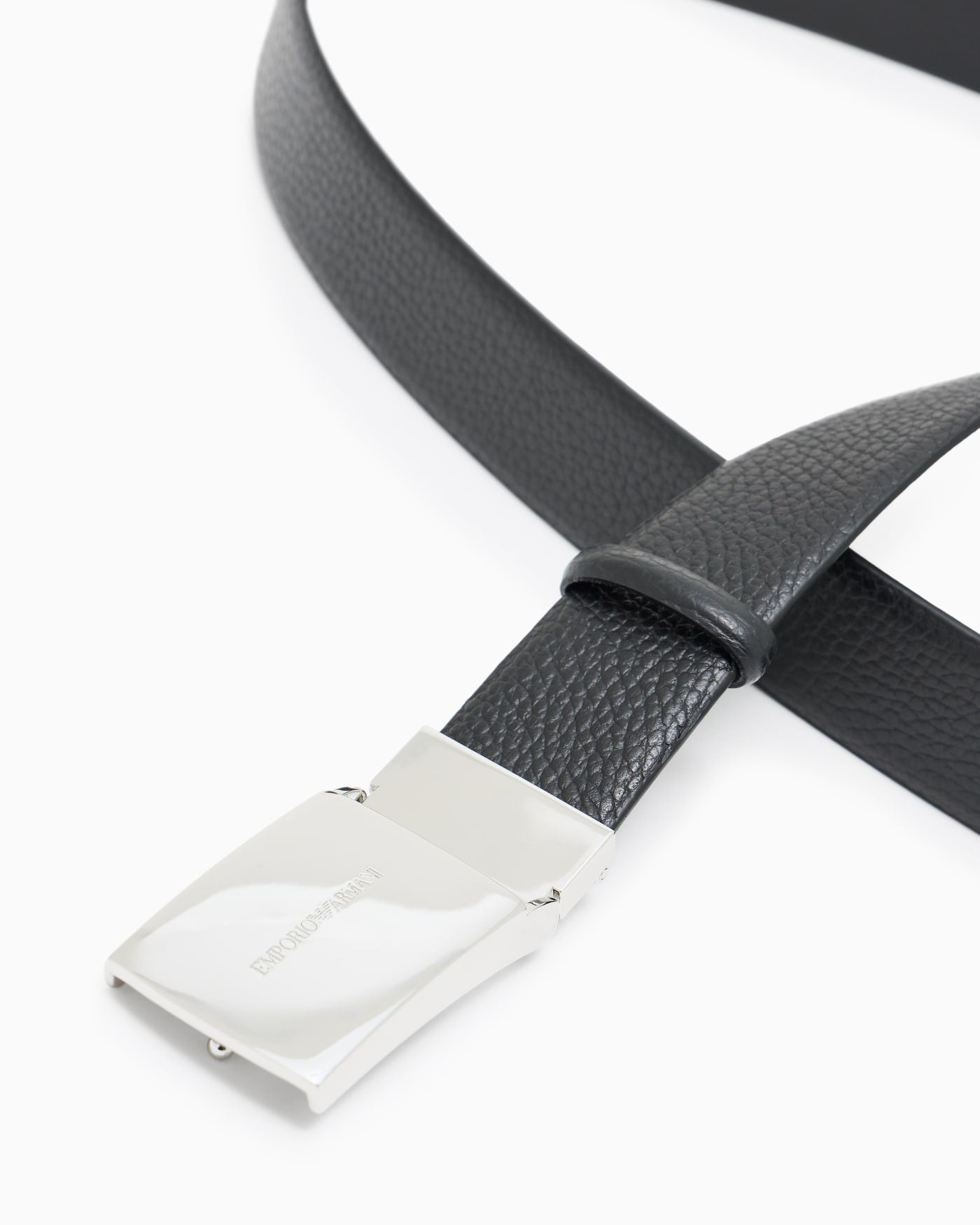 Pebbled leather belt with plate