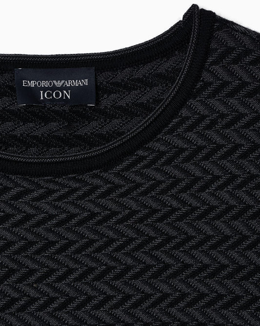 Icon virgin-wool jumper with a two-tone chevron motif