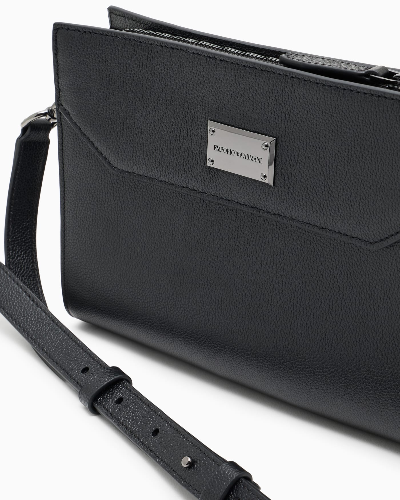 Shoulder bag in tumbled leather