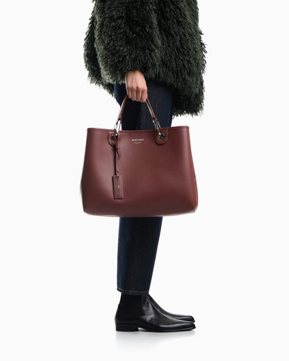 Shopping bag with a pebbled texture and dual top handles