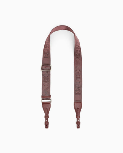 Wallet on chain with pebbled texture and adjustable strap