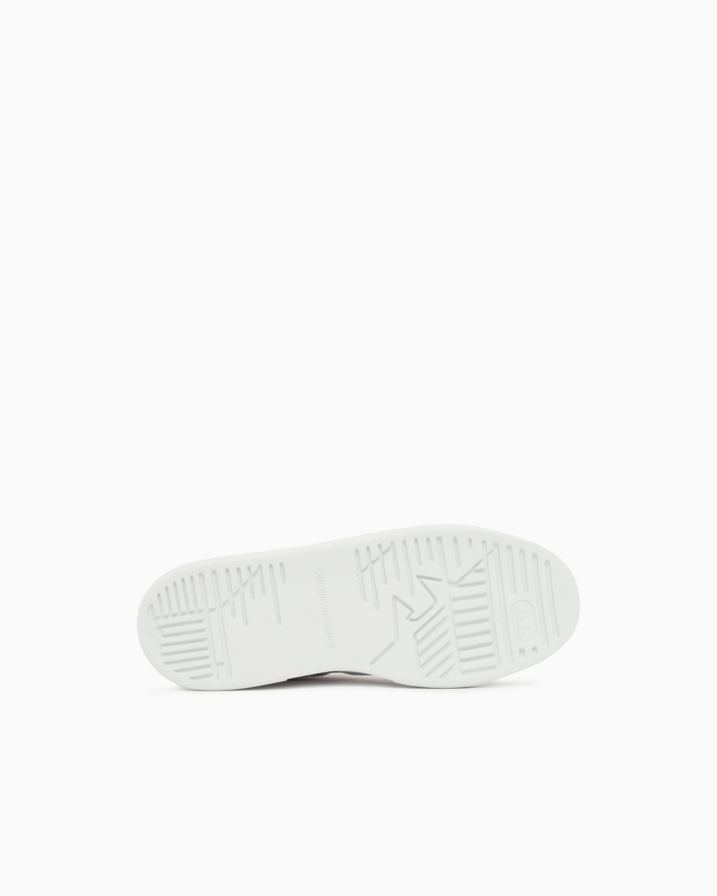 Leather sneakers with gold-coloured details