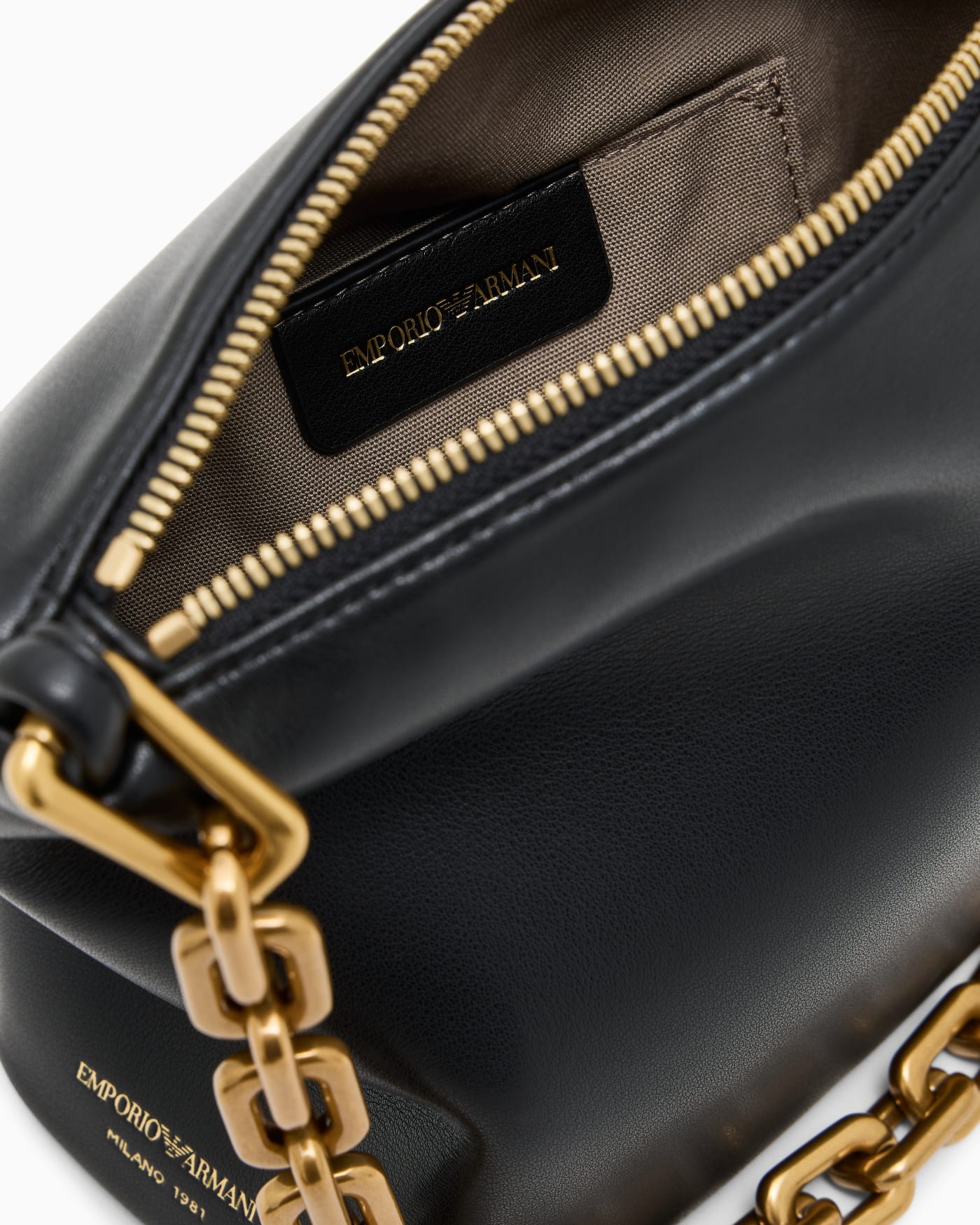 Leather small hobo bag with chain