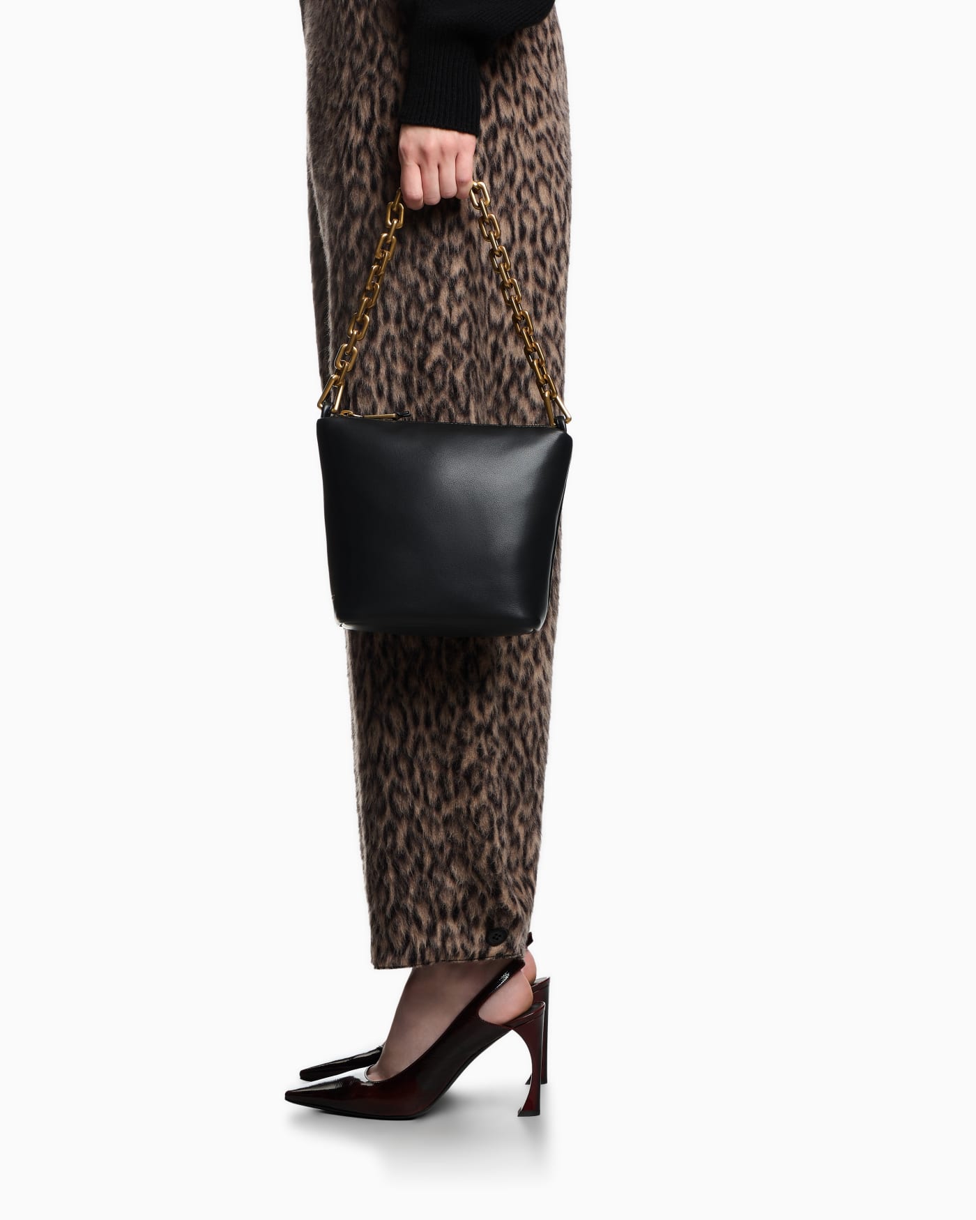 Leather small hobo bag with chain