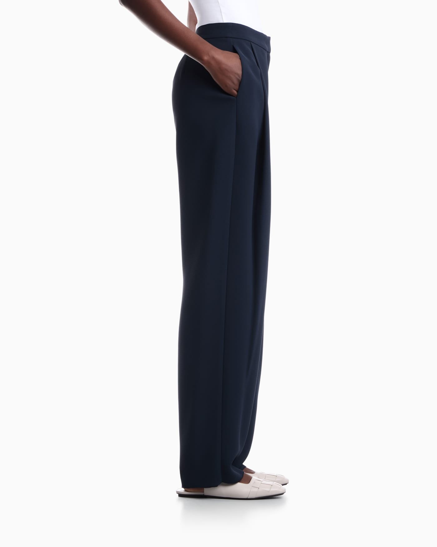 Unlined high-waisted wide-leg trousers with side pockets