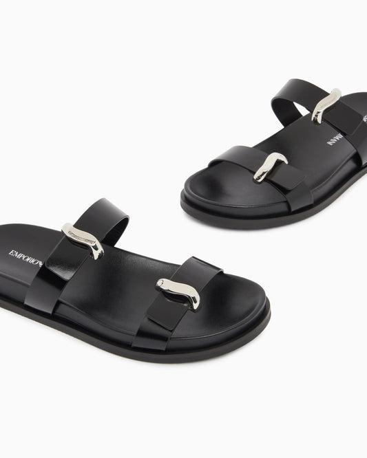 Shiny polished leather sandals