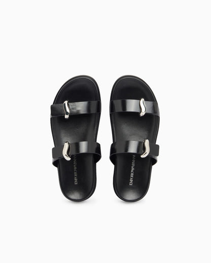 Shiny polished leather sandals