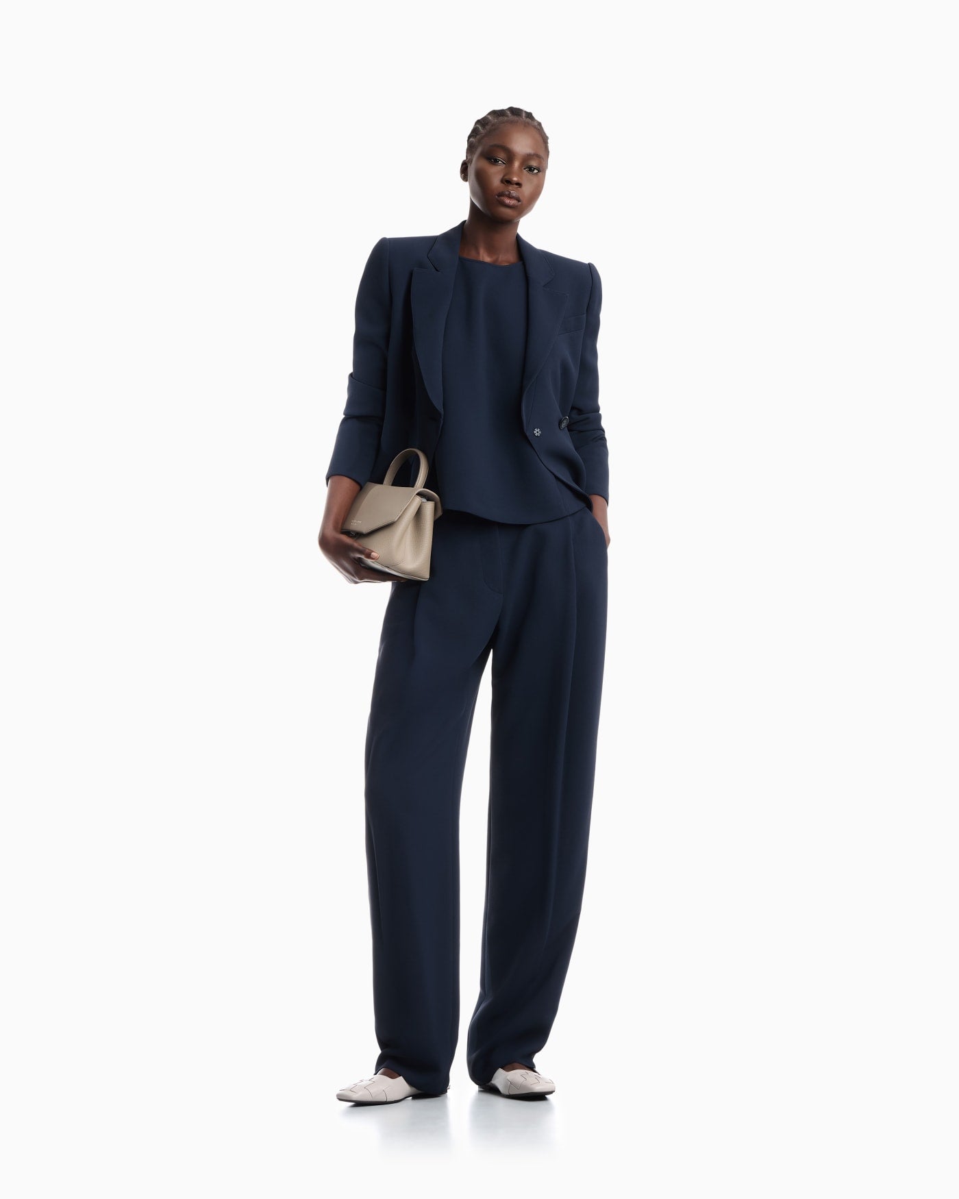 Tailored single-breasted blazer with notched lapels
