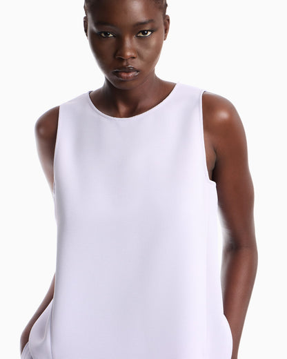 Textured sleeveless top with round neckline and back zip